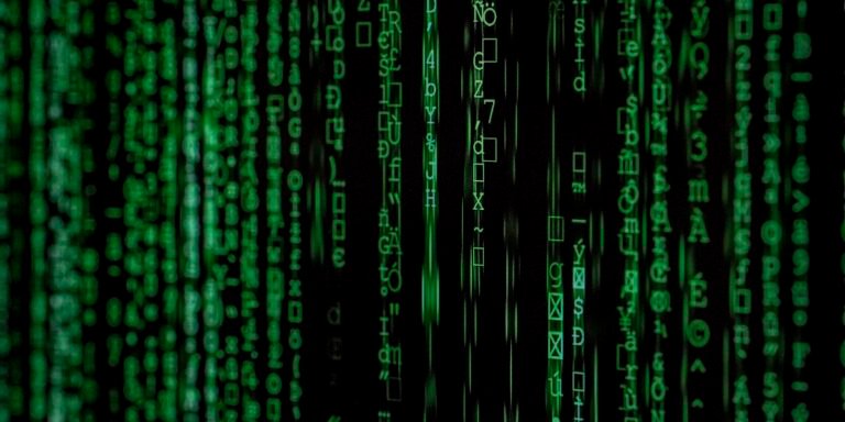 Emergencia de la Botnet C0XMO: Explotando Vulnerabilidades del Router DD-WRT y Neutralizando Rivales